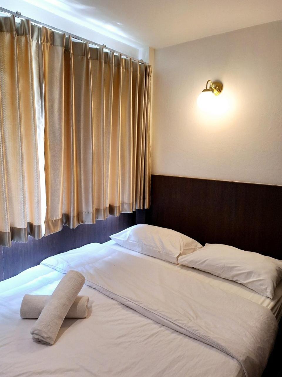 Four Sisters Homestay Bangkok Exterior photo