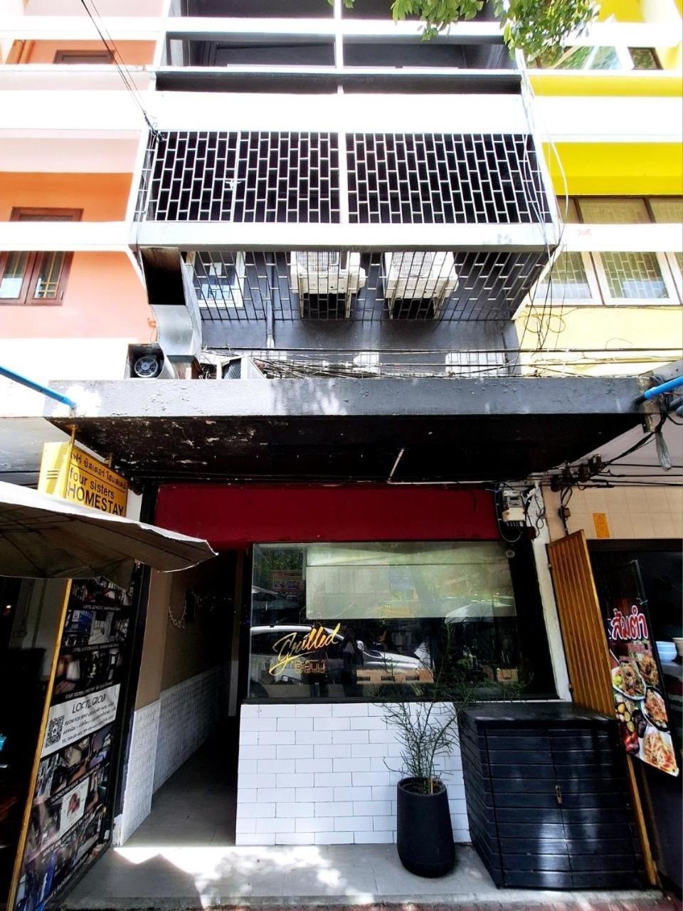 Four Sisters Homestay Bangkok Exterior photo